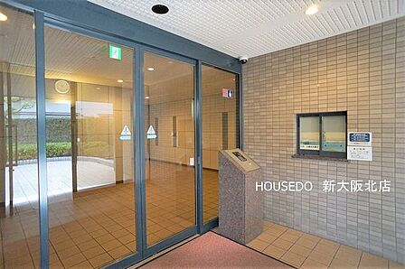 ■オートロック、防犯カメラ付きで防犯対策のされたマンション！防犯面でも安心です◎■周囲にはコンビニやスーパーなど、生活に便利な施設が充実！