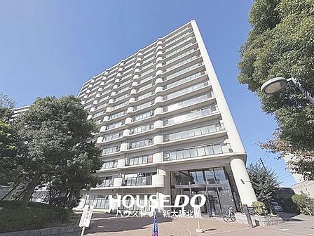 ■開放感のある大規模マンション♪■周囲には緑も多く、落ち着いた住環境が魅力です♪