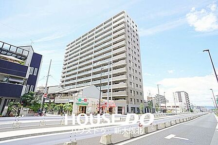 ■2012年7月築のRC造15階建てマンション■総戸数117戸■平面駐車場・立体駐車場完備!