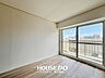 洋室：■東向きの窓からは気持ちのよい光が差し込みます！毎朝気持ちよく起きられそうですね♪