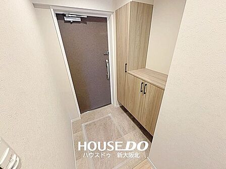 ■いつの間にか増えてしまうご家族の靴もたっぷり収納していただけるシューズボックス付き!■段の高さ調節ができるのでヒールや高さのある靴も収納可能です!