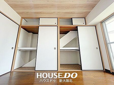 ■大容量の収納スペースを確保!■お部屋がスッキリ片付くだけでなく、新しく収納棚を買い足す必要がないので、初期費用が抑えられそうですね!