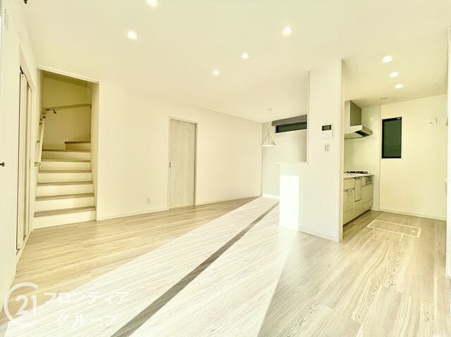 リビング/ダイニング 京都市伏見区羽束師菱川町