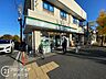 周辺：ファミリーマート洛西新林本通店 徒歩8分。 570m