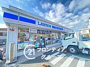 徒歩3分。ローソン男山長沢店　徒歩10分。 230m