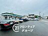 周辺：ファミリーマート八幡川口店 徒歩6分。 440m