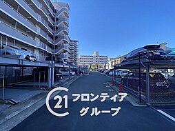 10 / 11