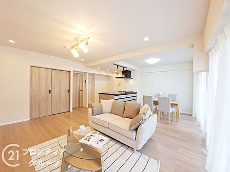 マンションの共有部分は、趣があり、住む人に安心感と温かみを提供する心地よい空間です!
