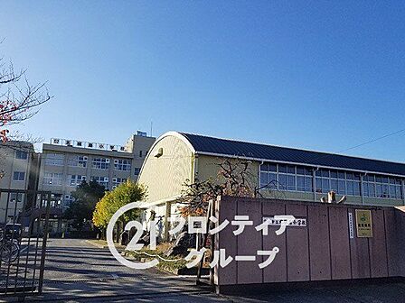 宇治市立北槙島小学校 徒歩10分。 780m