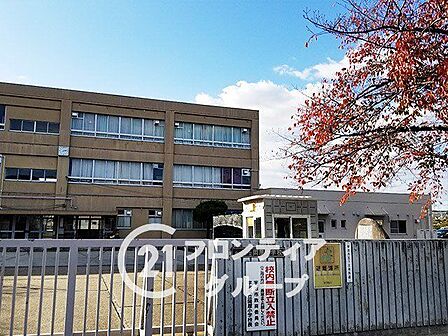 宇治市立岡屋小学校 徒歩12分。 920m