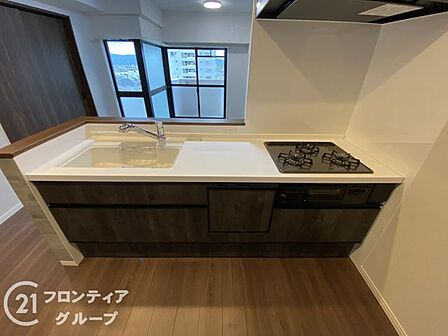 対面式キッチンで、ご家族とお話しながらお料理ができる楽しい空間です。
