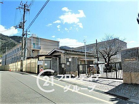 京都市立大宅小学校 徒歩15分。 1170m