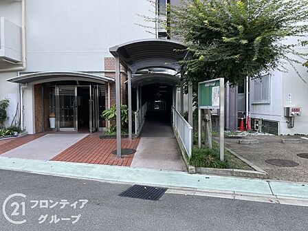 住まい選びは、価格や立地だけでなく、将来の暮らし方まで含めて考えることが大切です。今の段階で気になっていることを、まずスタッフに話してみてください