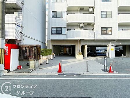 住まい選びは、価格や立地だけでなく、将来の暮らし方まで含めて考えることが大切です。今の段階で気になっていることを、まずスタッフに話してみてください