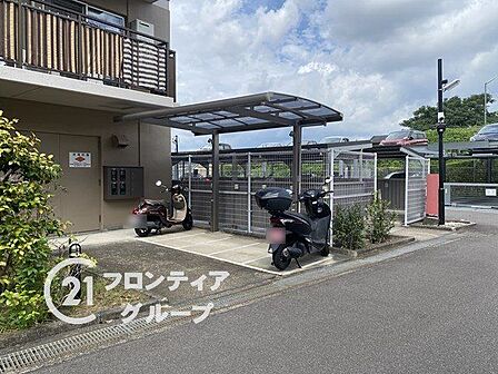 住まい選びは、価格や立地だけでなく、将来の暮らし方まで含めて考えることが大切です。今の段階で気になっていることを、まずスタッフに話してみてください