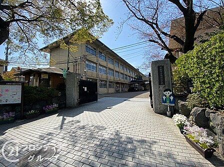 京都市立嵐山小学校 徒歩5分。 370m