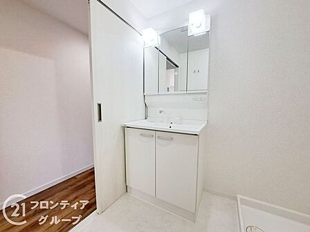 はじめてのマイホーム購入は、わからないことだらけで当然です。資金計画から物件選びまで、順を追ってスタッフが一緒に考えていきます