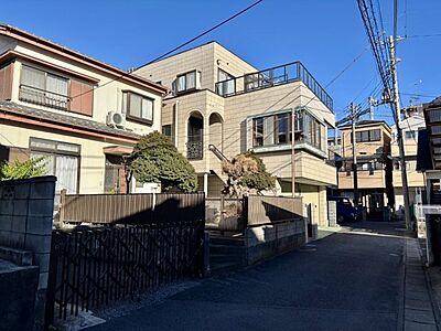 外観：古屋あり。建物やブロック塀などは解体して更地にてお引渡しいたします。日当たり・風通し良好です。