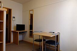 レオパレスβ 203 2階1Kのリビング/ダイニング