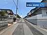 外観：前面道路含む外観