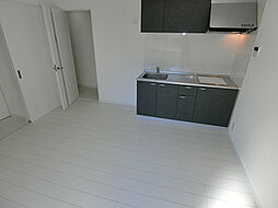 エテルナコート総持寺 104号室 1階1LDKのリビング/ダイニング