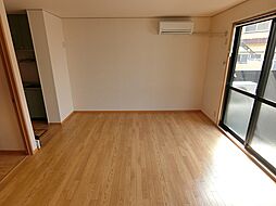 パークサイドヒロツグ　B棟 102号室 1階ワンルームのリビング/ダイニング