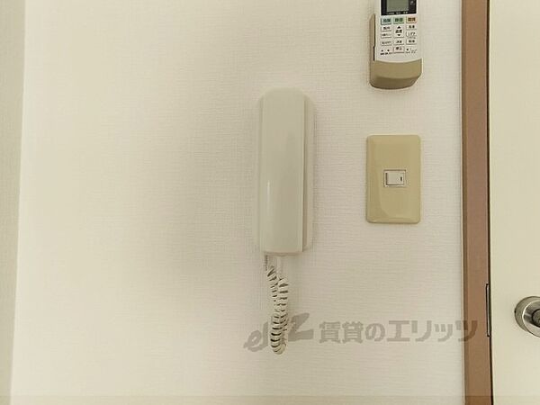 画像27:インターホン受話器