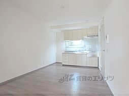 フラット8 2階2LDKのリビング/ダイニング