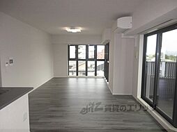 JR山陰本線 嵯峨嵐山駅 徒歩3分の賃貸マンション 2階3LDKのリビング/ダイニング