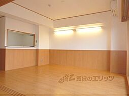 JR山陰本線 花園駅 徒歩10分の賃貸マンション 4階3LDKのリビング/ダイニング