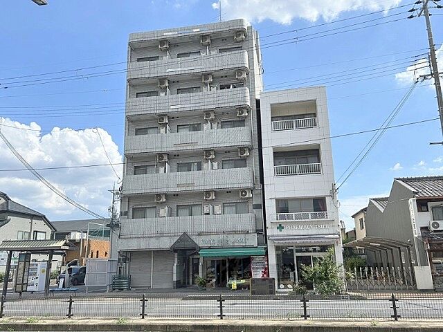 2 / 8