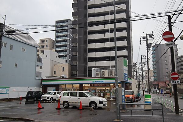 周辺：ファミリーマート　名古屋千代田店