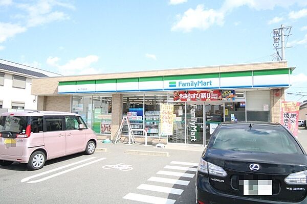 画像22:ファミリーマート　中川千音寺店