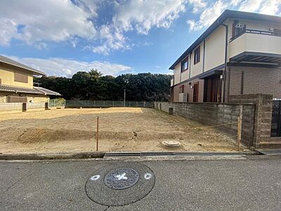 外観：【建築条件付土地ではありません】建築条件がなく、お好きなハウスメーカーで建築できますよ♪