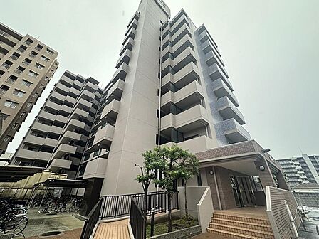 南海泉北線「和泉中央」駅まで徒歩１０分！毎日の通勤や通学に便利ですね♪忙しい朝や遅い帰宅時にも安心ですよ！
