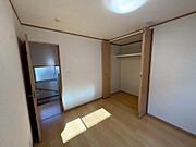 【閑静な住宅地でのびのび子育て】閑静な住宅地で子育て家族にピッタリ。毎日のお散歩も快適な緑に恵まれたエリアです。