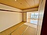 和室：【和室あります】イグサの香りで癒しの空間です♪リビングの横にあるので、お子様のお昼寝スペースにもいいですね♪