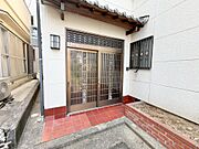 南面バルコニーですので、日当り良好で洗濯物もよく乾く設計です。