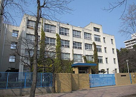 大阪市立南港南中学校まで徒歩5分
