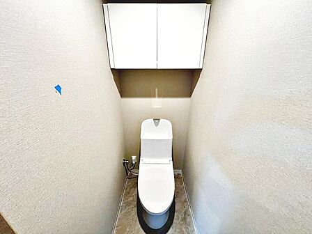 【トイレ新調】温水便座洗浄便座ですので、寒い日も温かい便座で安心して使用していただけますよ!