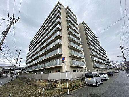 フローリング張替えますよ!綺麗な室内をぜひ現地にてご体感下さい♪