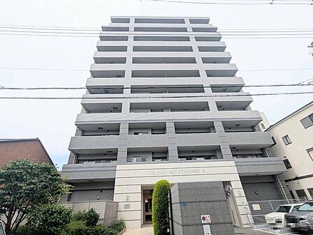 ゆとりの玄関ですよ!シューズボックスございますので、散らかりがちな玄関も片付きますね!