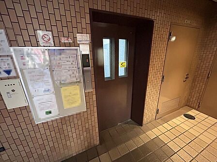 業務スーパー堺山本町店まで徒歩9分!ライフ堺駅前店まで徒歩8分!スーパーマーケットKINSHO近商ストア大小路店まで徒歩8分!毎日のお買い物に便利ですね♪その日の特売日などでスーパーを選べますね♪