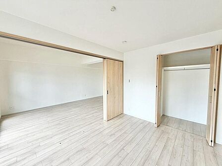 プラットプラットまで徒歩11分ですので、休日のお出かけや普段のお買い物にも便利ですね♪