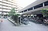 駐車場：駐輪場に屋根があるので、雨の日に自転車が濡れにくく嬉しいですね！