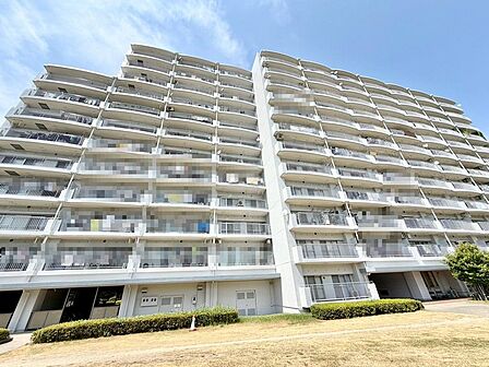 LDK約12.8帖!南向きの明るく居心地良く、ご家族皆がゆったり寛げる憩いの空間となりそうです♪