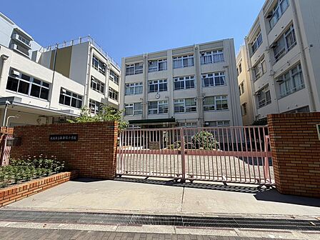 大阪市立南港桜小学校まで徒歩2分