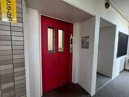 【エレベーター】荷物が多い日も楽々にお部屋に持っていけますね!