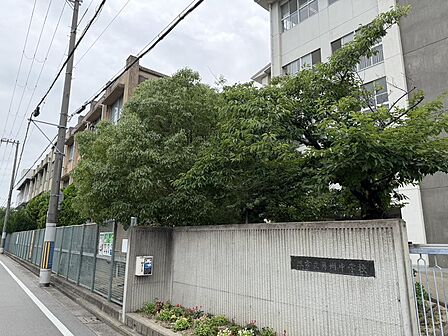 月州中学校まで徒歩16分