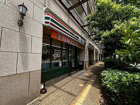 デイリーヤマザキコスモスクエア駅店まで徒歩6分